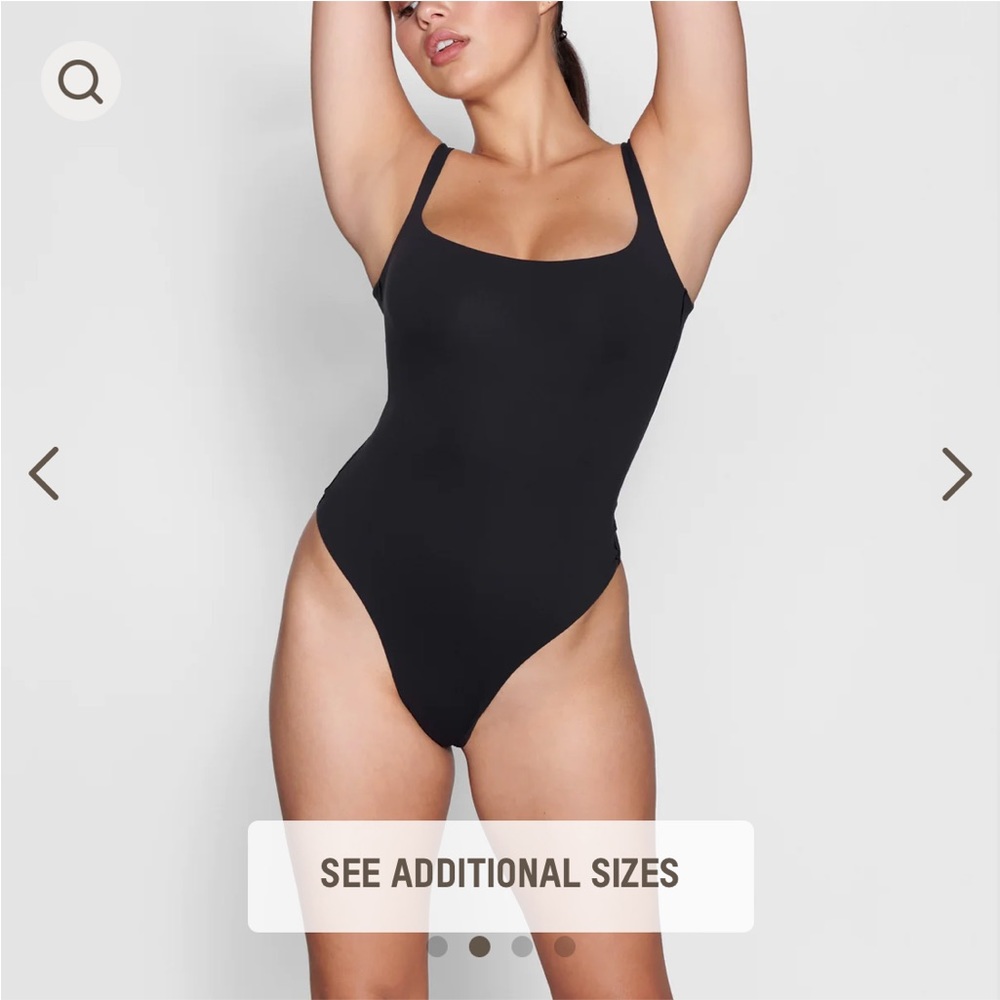 SKIMS FITS EVERYBODY SQUARE NECK BODYSUIT- XXS